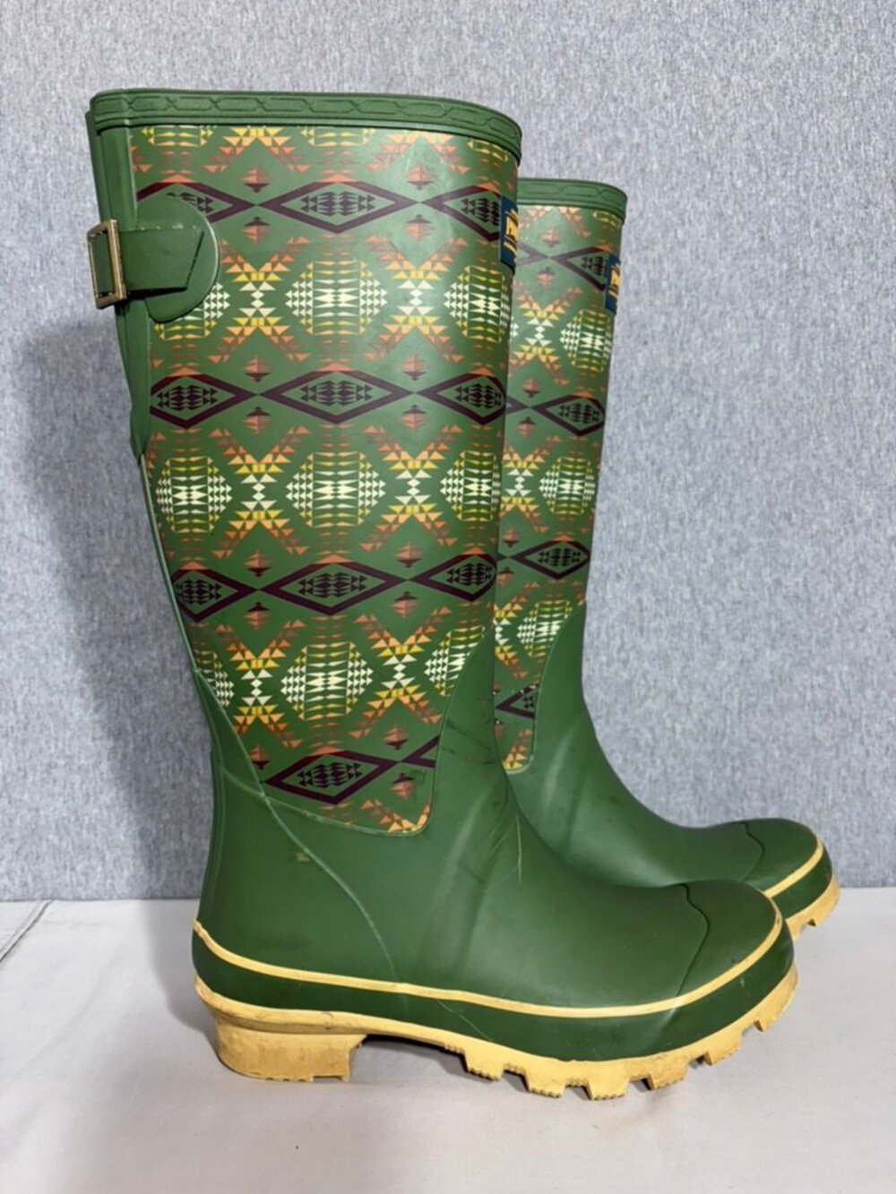 Pendleton Sage Classic Diamond River Boots Tall Size 6 Geometric